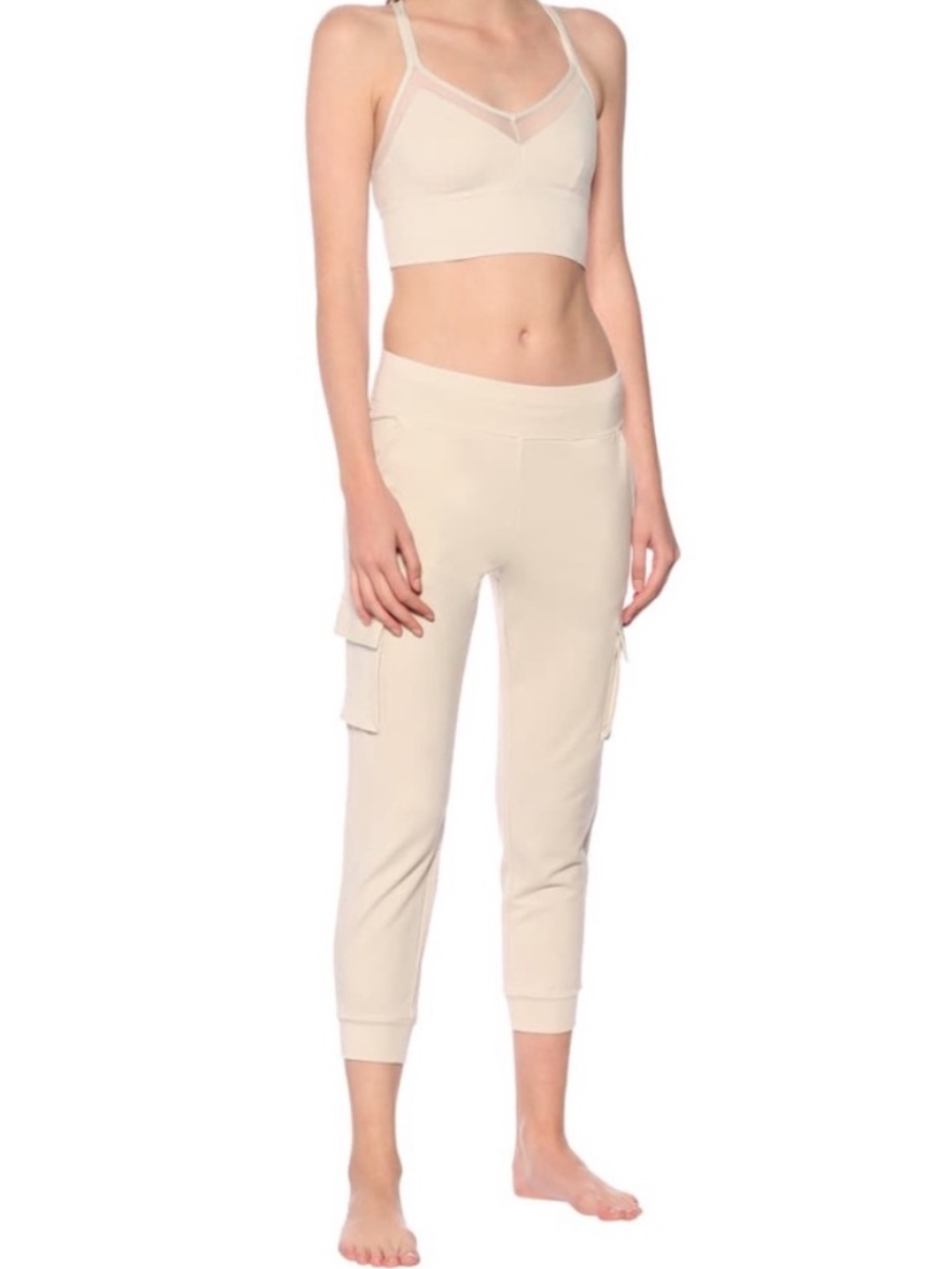 Alo yoga cargo jogger sweatpants in bone size medium